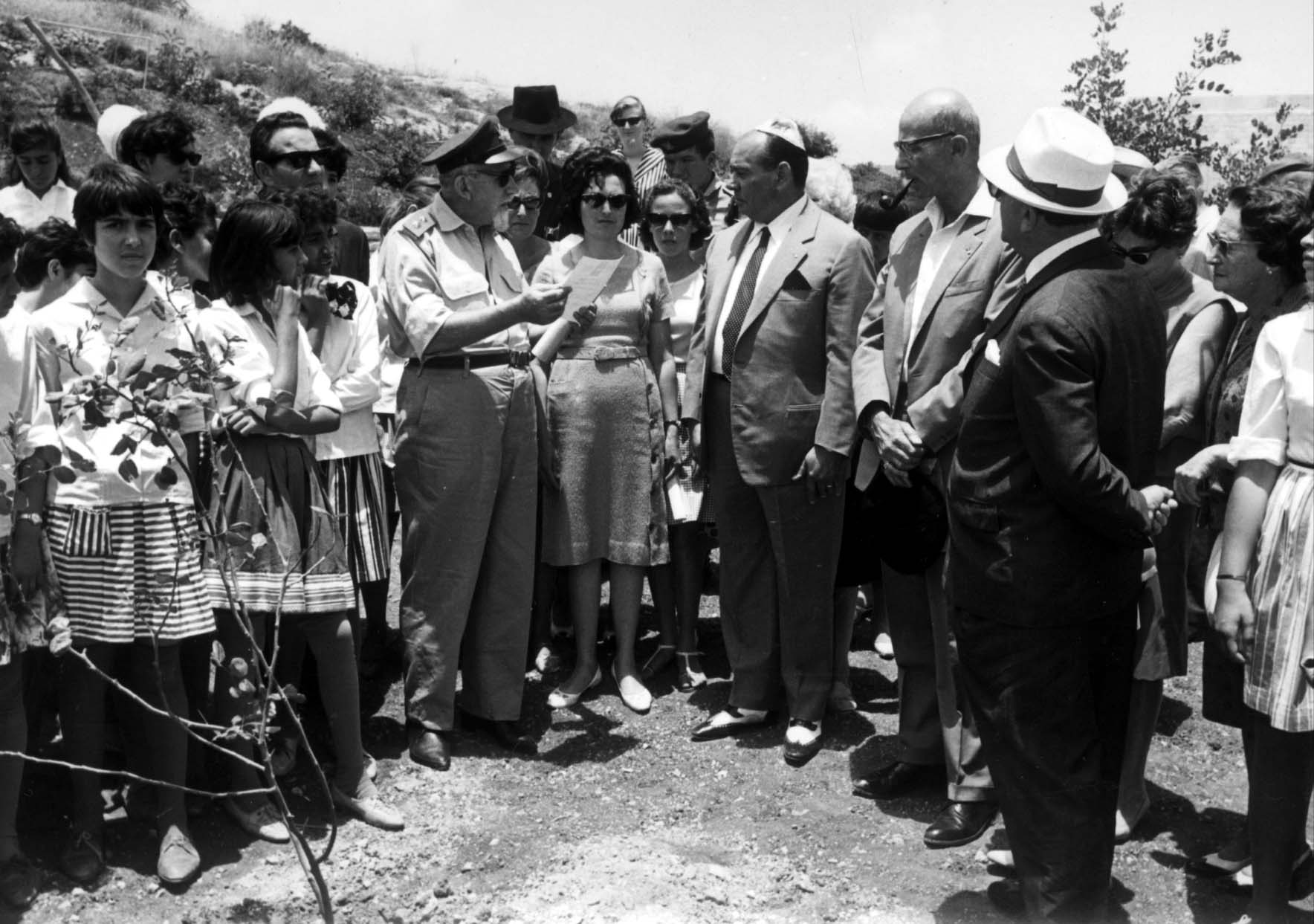 After 62 years Yad Vashem's longest-serving employee Clara Gini retires