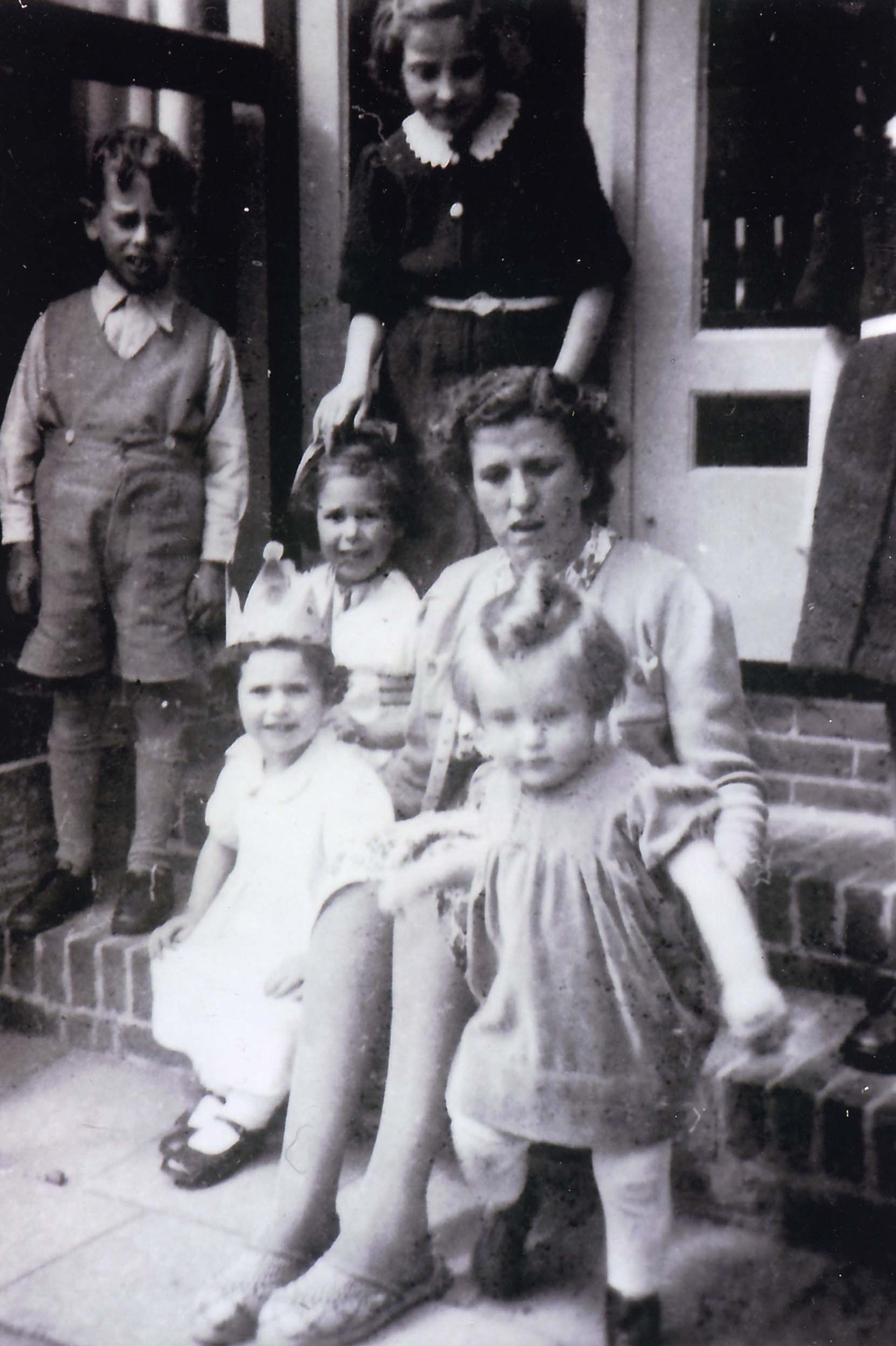 Elisabeth and Karel Eckhart and mother Gertrude Eckhart