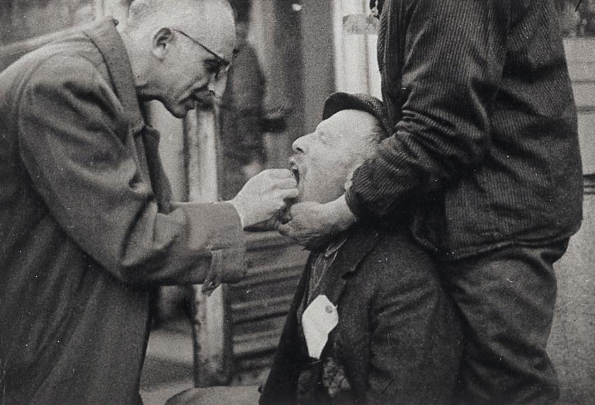 22 to 25 April 1942, Dr. Sally Meyer performing an emergency operation in Platz'schen Garten, where the Jews were concentrated before their deportation from Würzburg.