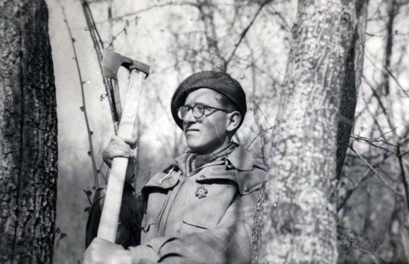 Un Juif assigné aux travaux forcés portant l’étoile jaune, Bulgarie, 1942