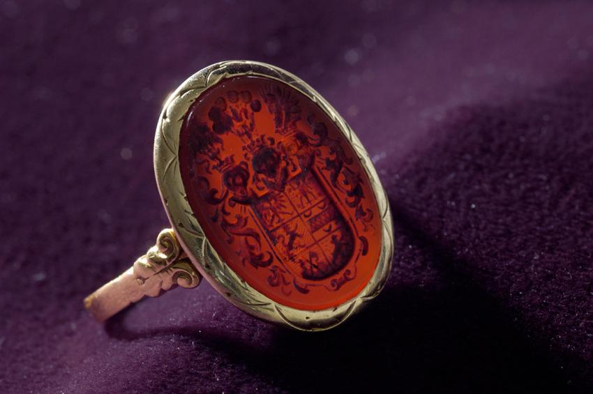 Signet ring that Heinrich Samson of Norden, Germany gave to his son, Heinz, when they parted
