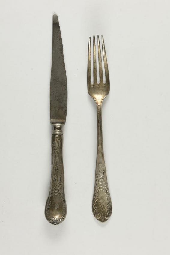 Knife and fork from the cutlery set that the family took with them when fleeing Kovno