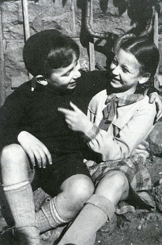 Childhood friends: Ludwig Pfeuffer (Yehuda Amichai), and Ruth Fanny Hanover. Würzburg, c. 1928. They were both pupils at the Jewish primary school in Würzburg