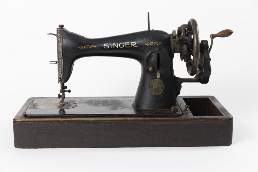 Sewing machine that Rachel Mesika took with her to the Giado camp