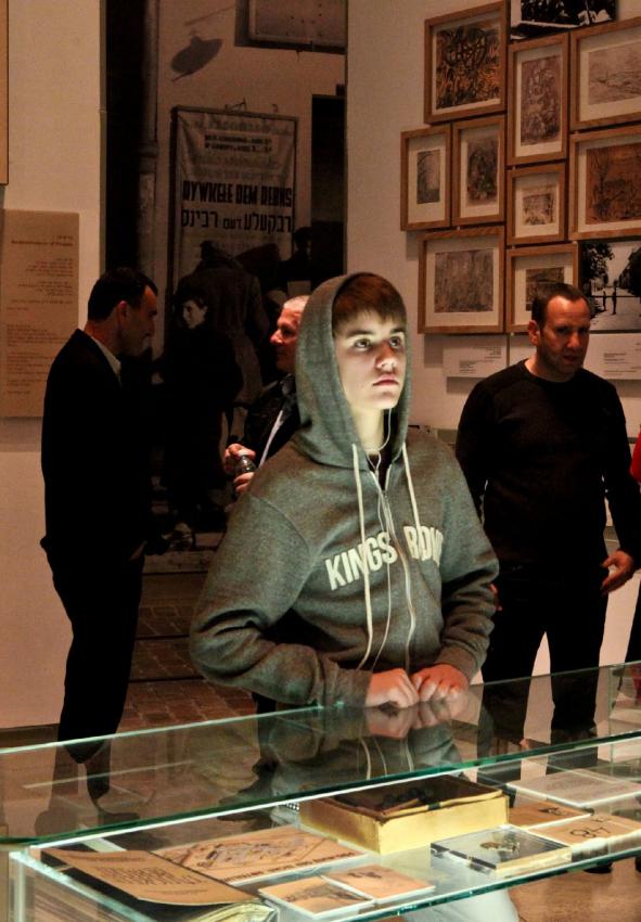 Justin Bieber at the Yad Vashem Holocaust History Museum