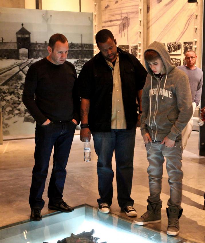 Justin Bieber at the Yad Vashem Holocaust History Museum