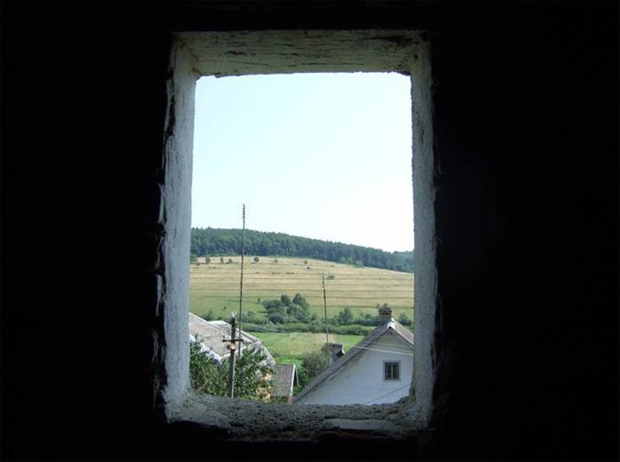 La fenêtre du grenier, photographiée par Hoffmann pendant sa visite à Uniow