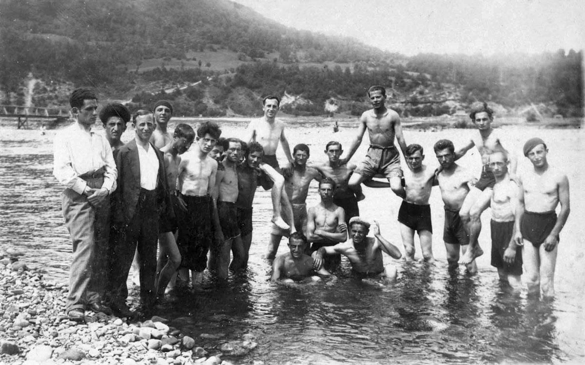 Members of the &quot;Beitar&quot; pioneer training program in Nadwórna, 8 July 1931