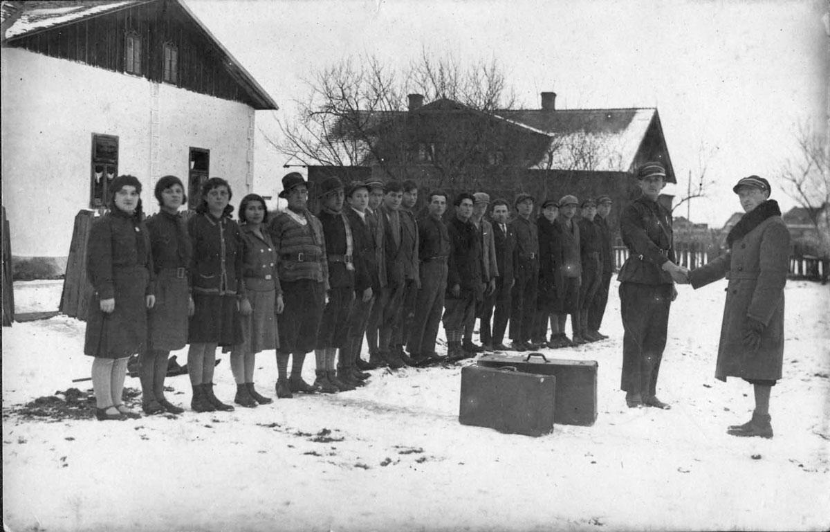 Parade of the &quot;Beitar&quot; youth group training program in Nadwórna in the interwar years