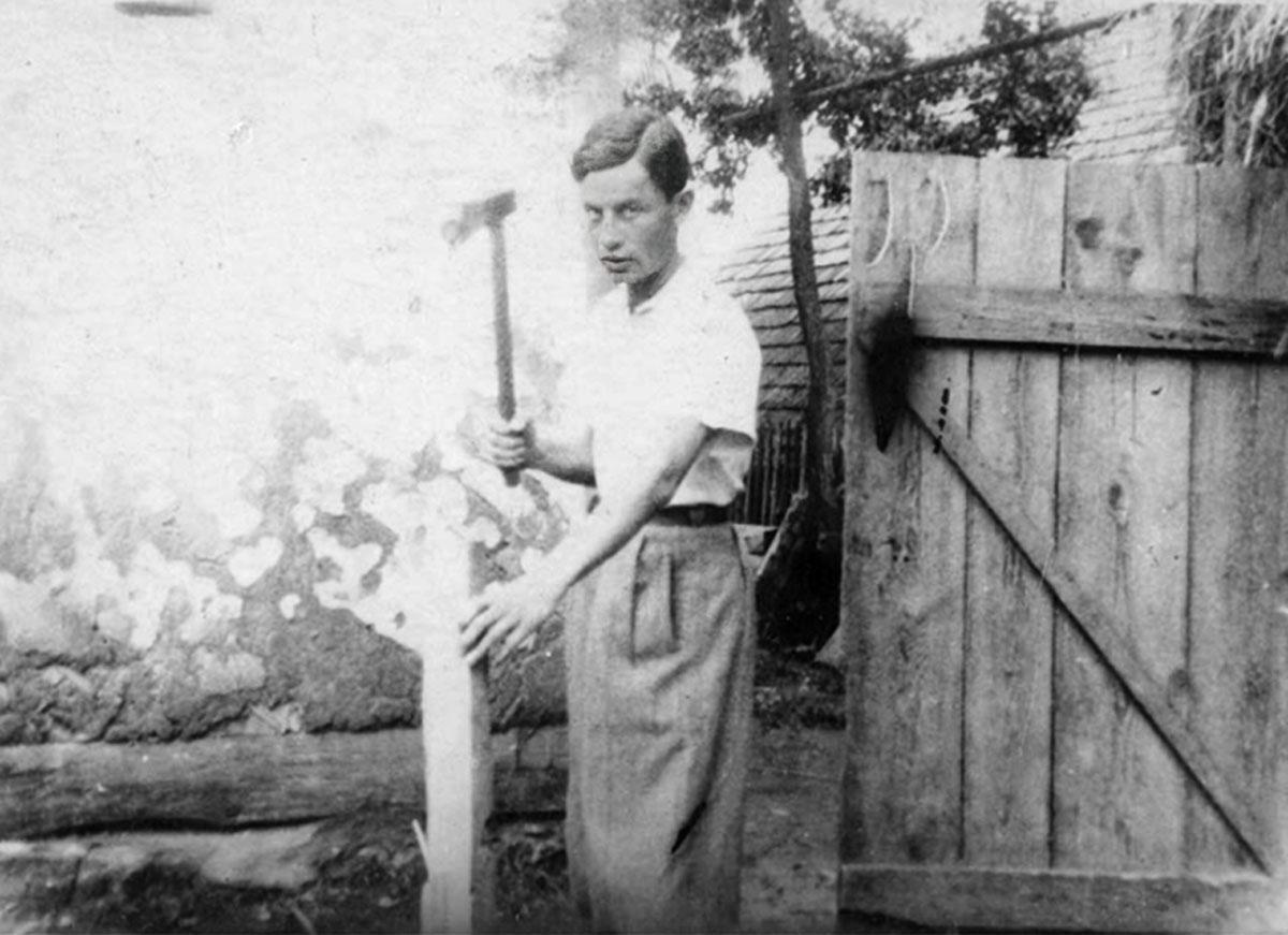 Leksio Hoffmann at the training kibbutz in Nadwórna, 9 August 1936